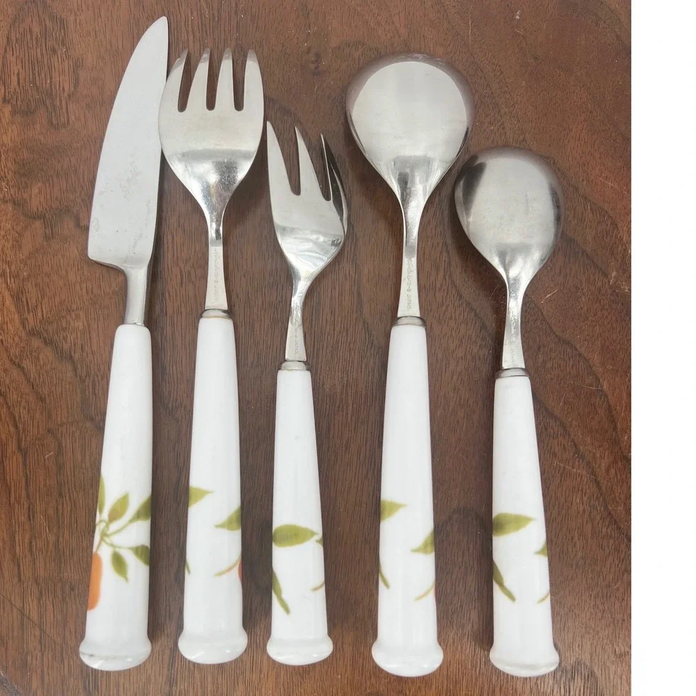 Noritake Flatware Set Stainless Ceramic Berries 'N Such Edition White 10pc Rero